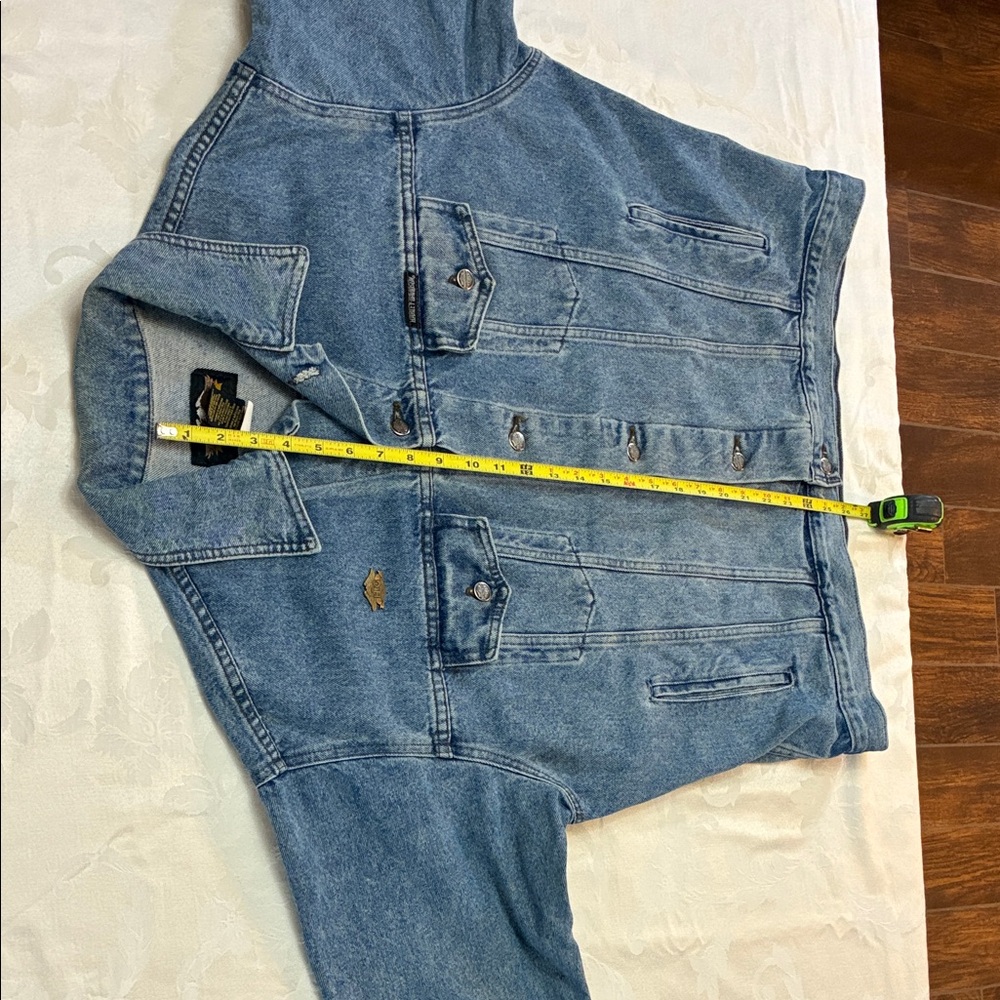 Authentic Harley-Davidson Blue Denim Jacket, Size M with pin included - Picture 2 of 14